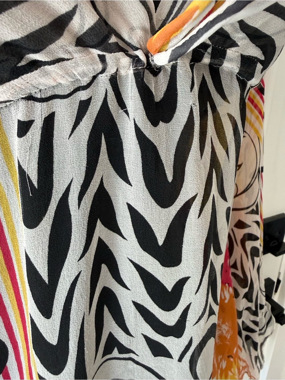 Women’s V-Neck Floral & Zebra Print Tunic coverup- XXS - Picture 5 of 9